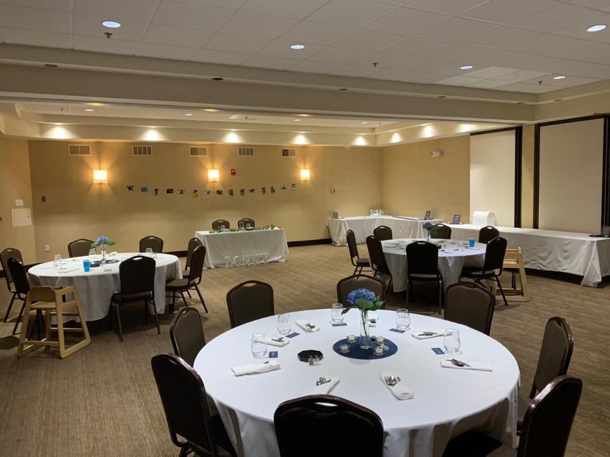 Radisson Detroit-farmington Hills 3*