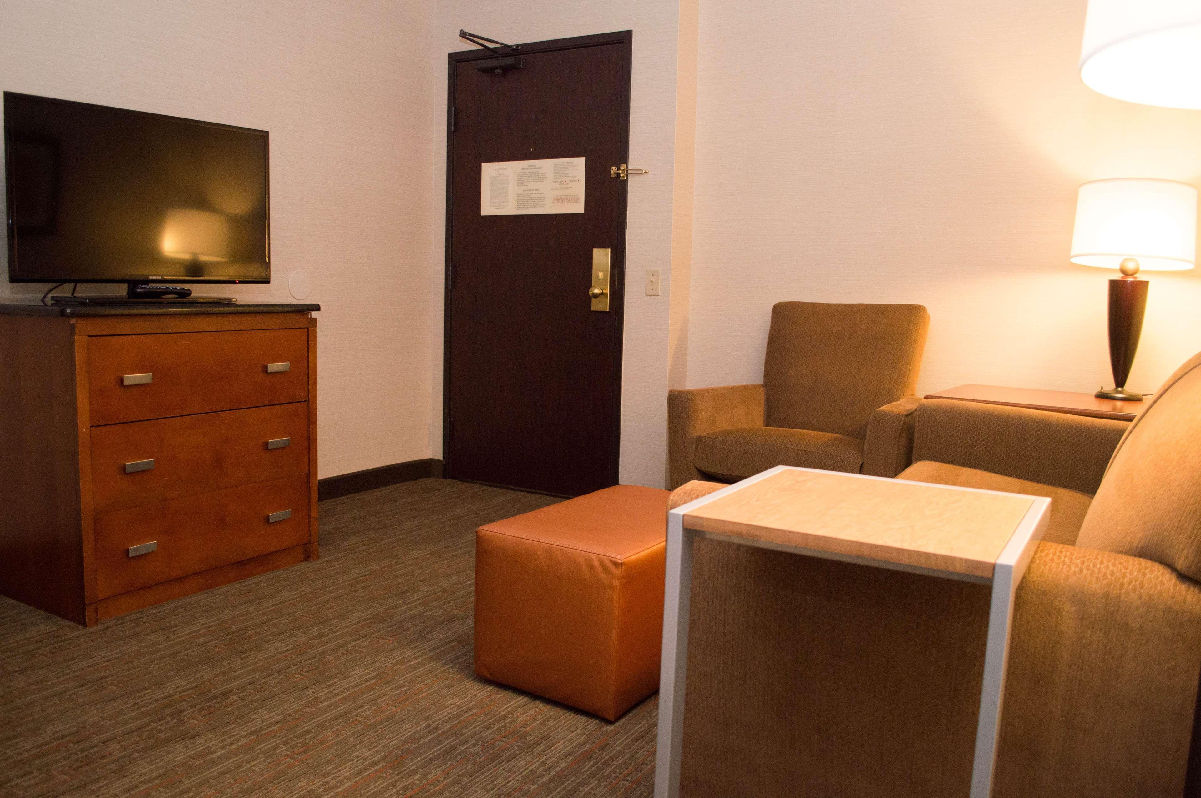 Radisson Detroit-farmington Hills 3*