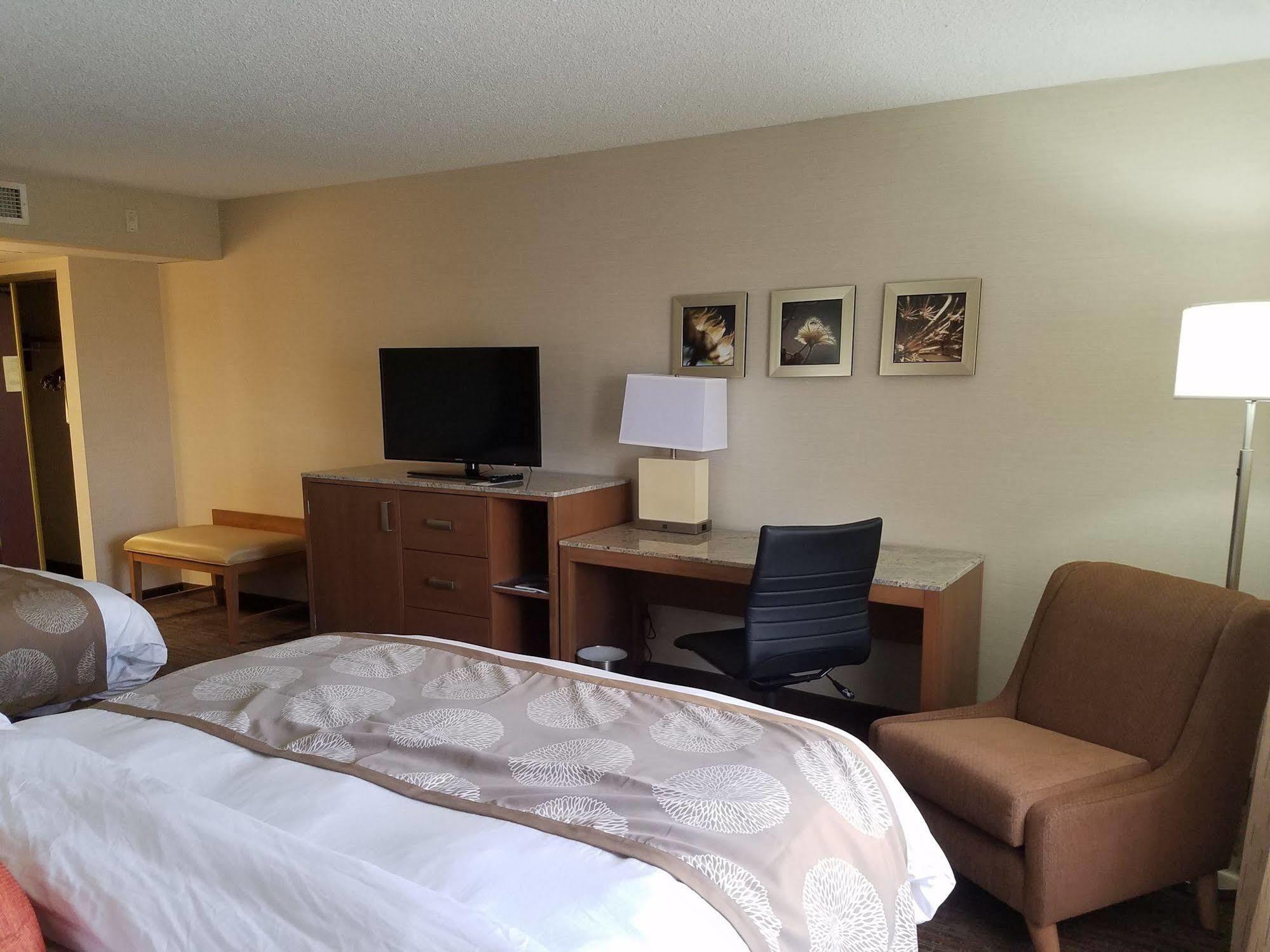 Radisson Detroit-farmington Hills